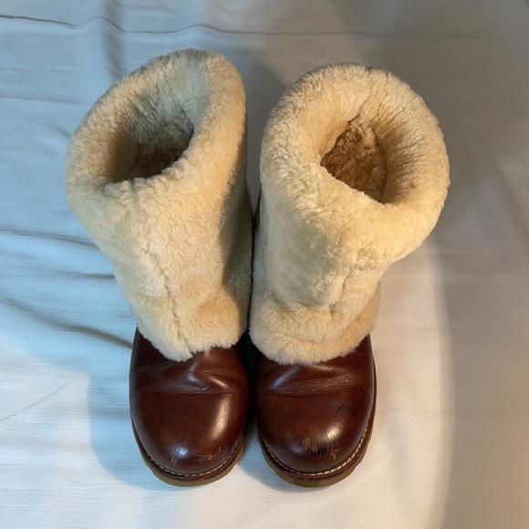 Ugg Australia Shearling Boots with Leather - Picture 10 of 14